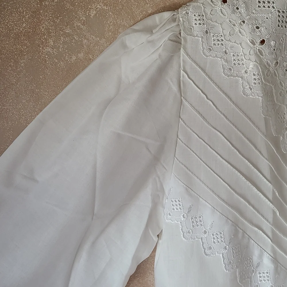 Vintage Button down lace blouse - Picture 6 of 13